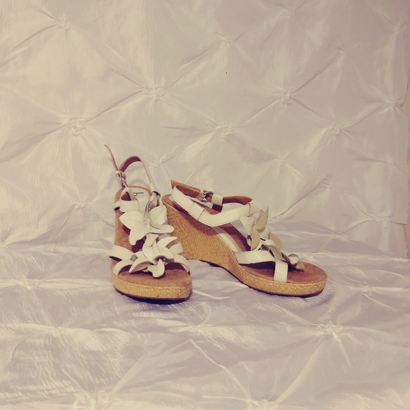 White leather heeled sandals - Picture 2 of 3